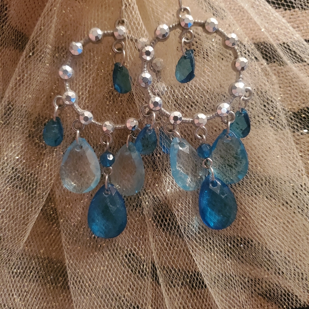 5 Pairs of Earrings for $15 & $4.99 SHIPPING!!